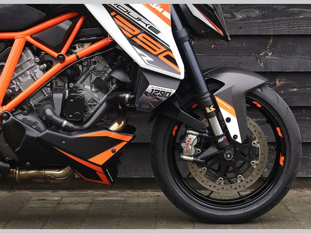 ktm - 1290-super-duke-r