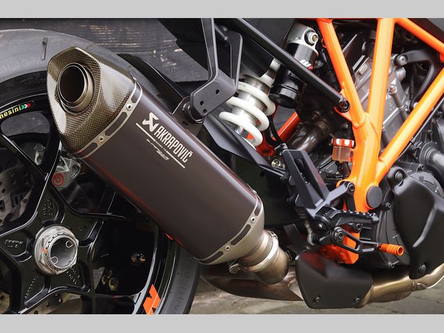 ktm - 1290-super-duke-r