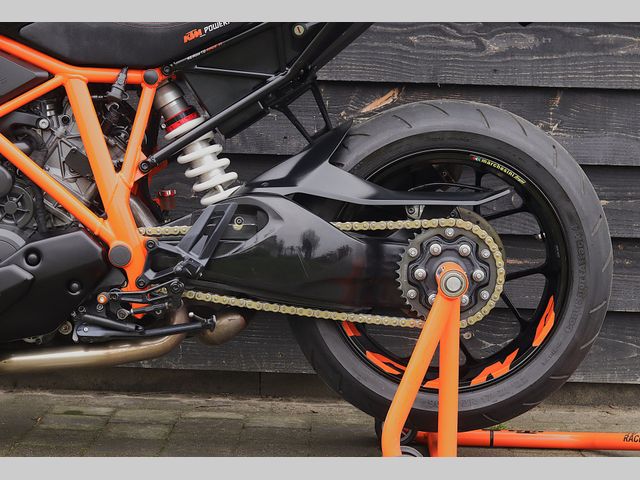 ktm - 1290-super-duke-r