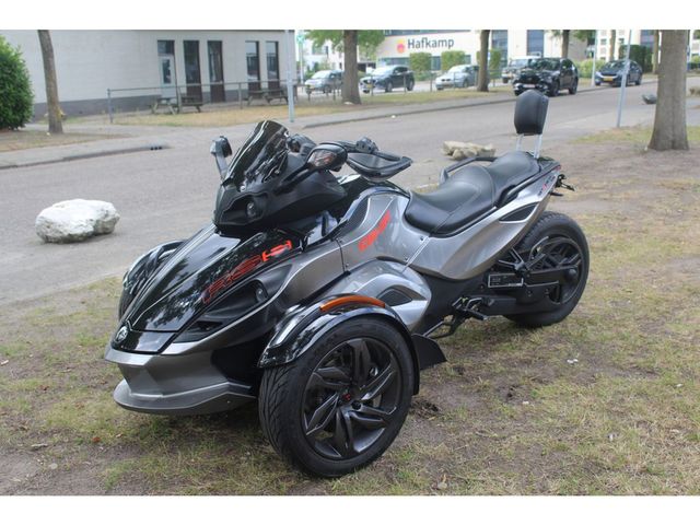 can-am - roadster-spyder