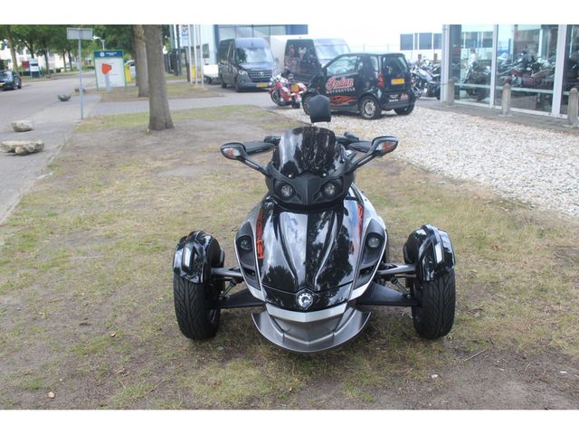 can-am - roadster-spyder