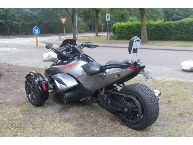 can-am - roadster-spyder