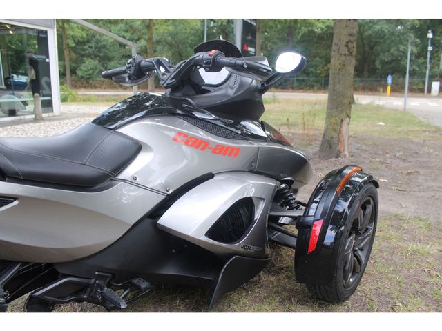 can-am - roadster-spyder