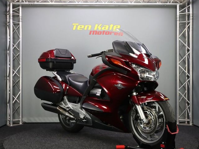 honda - st-1300-pan-european