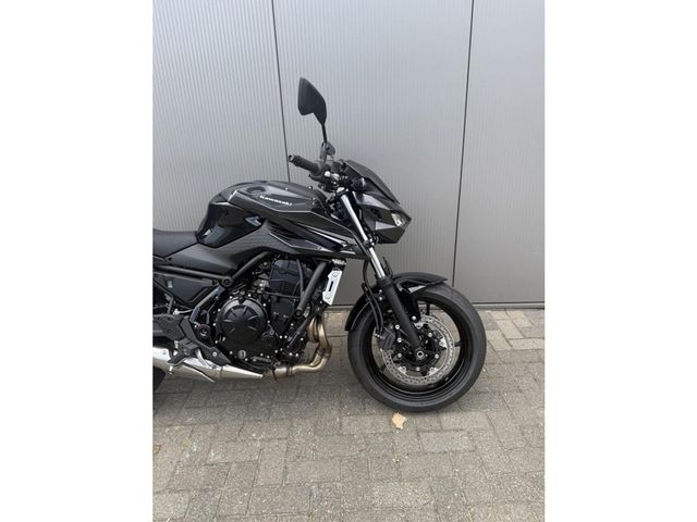 kawasaki - z650-s