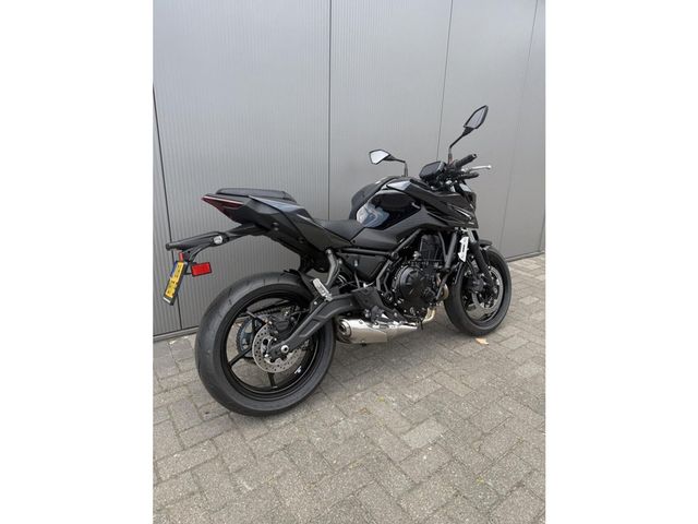 kawasaki - z650-s