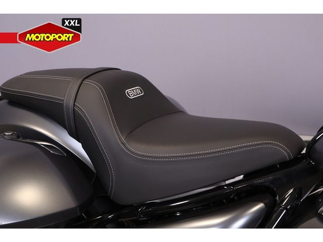 bmw - r-18-rocktane