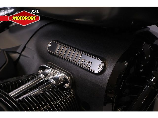 bmw - r-18-rocktane