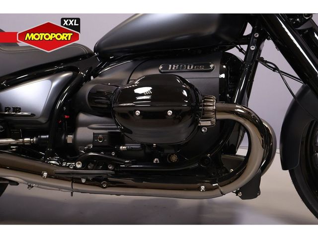 bmw - r-18-rocktane