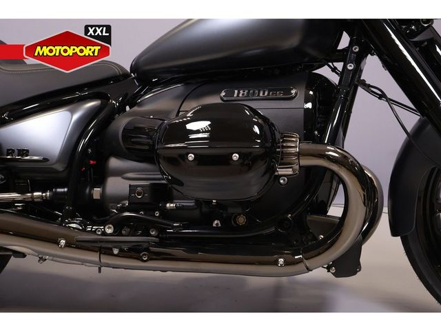 bmw - r-18-rocktane