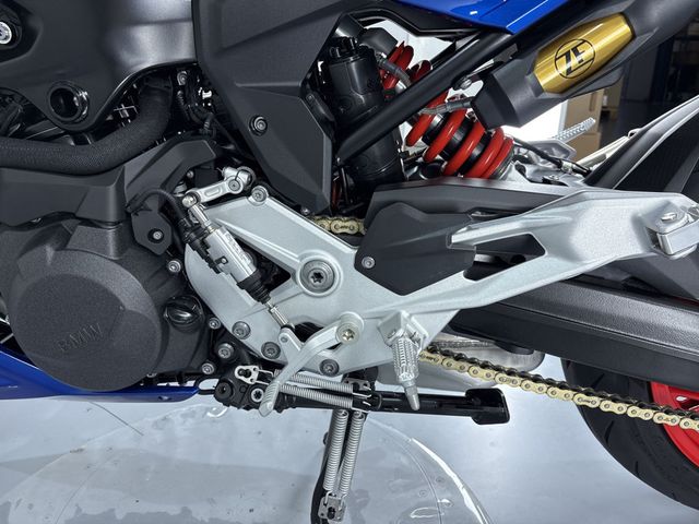 bmw - f-900-r