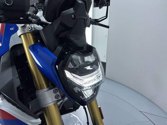 bmw - f-900-r