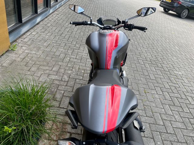 ducati - monster-821