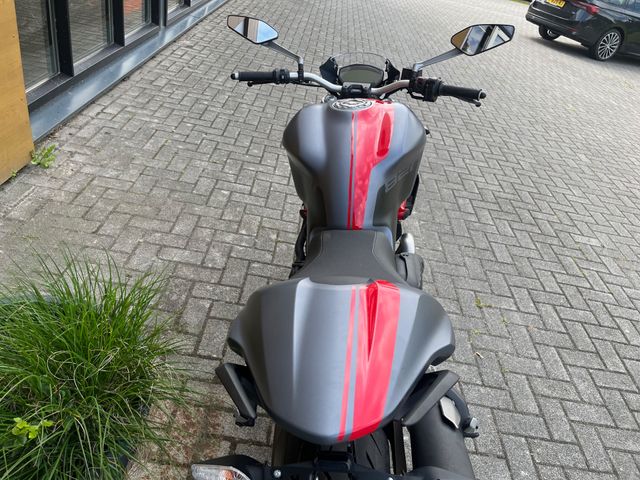 ducati - monster-821