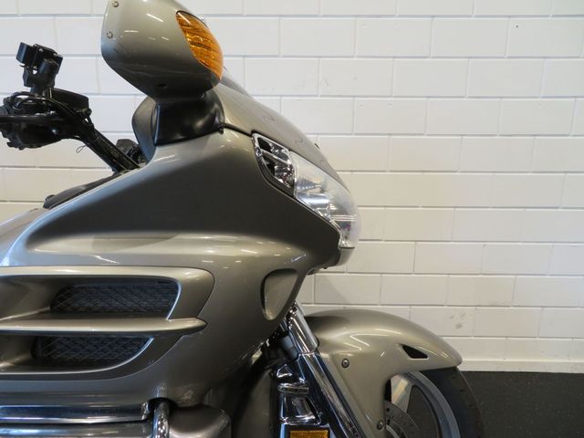 honda - gl-1800-goldwing