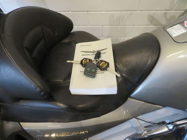 honda - gl-1800-goldwing