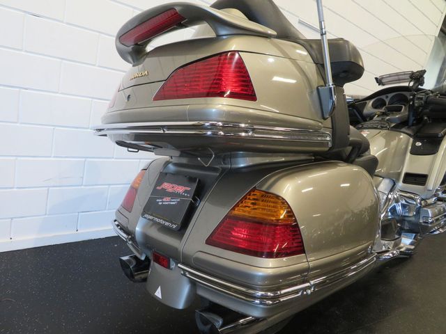 honda - gl-1800-goldwing