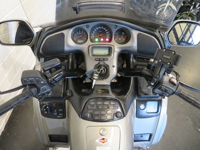 honda - gl-1800-goldwing