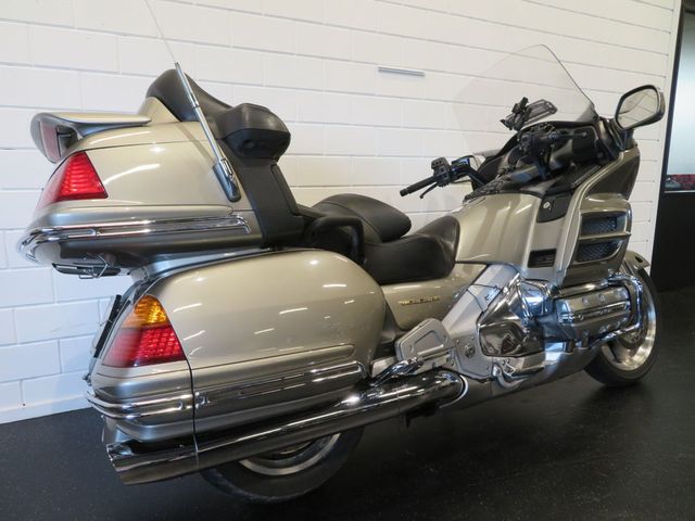 honda - gl-1800-goldwing