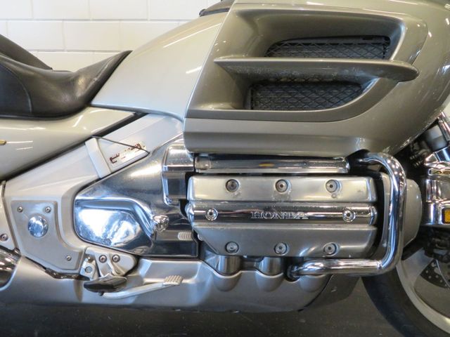 honda - gl-1800-goldwing