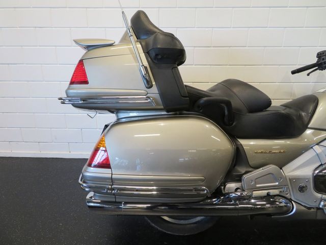 honda - gl-1800-goldwing