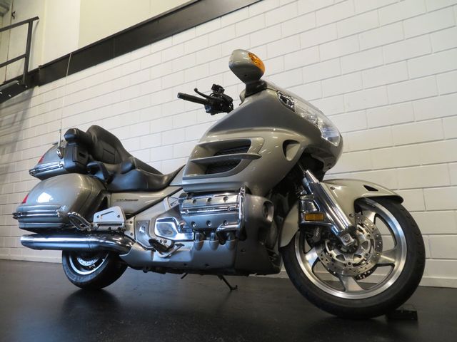 honda - gl-1800-goldwing