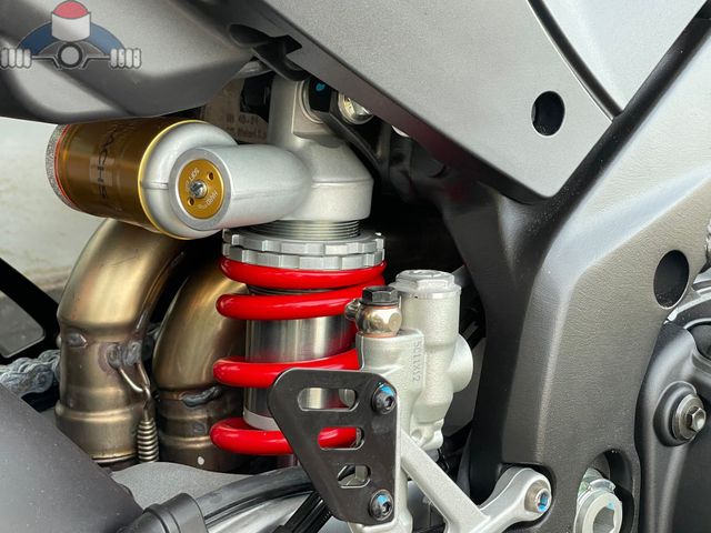 aprilia - tuono-v4-1100