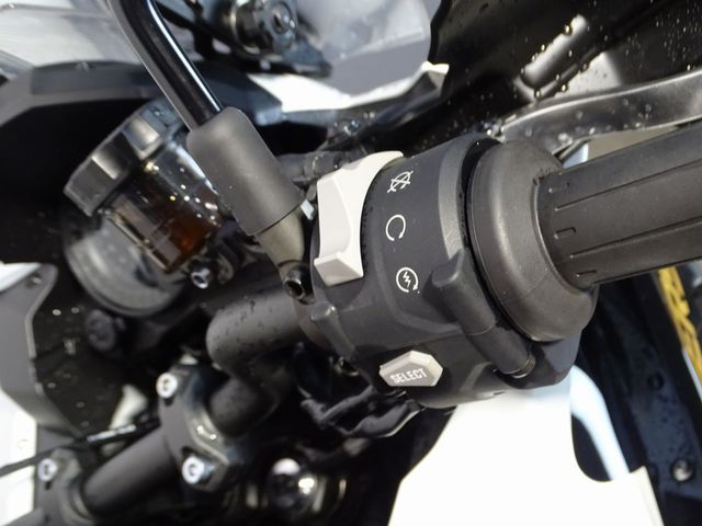 kawasaki - versys-1100-se