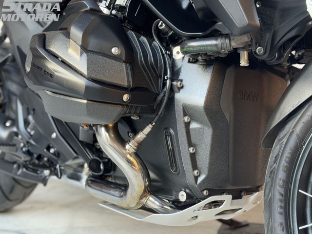 bmw - r-1300-gs-triple-black