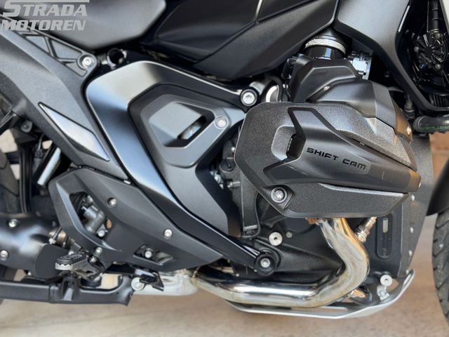 bmw - r-1300-gs-triple-black