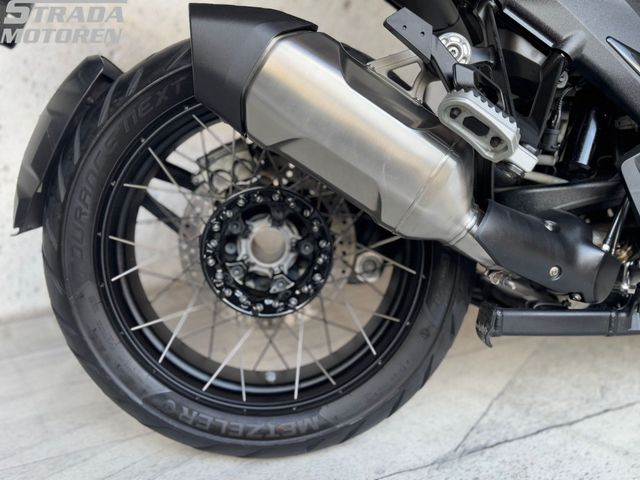 bmw - r-1300-gs-triple-black