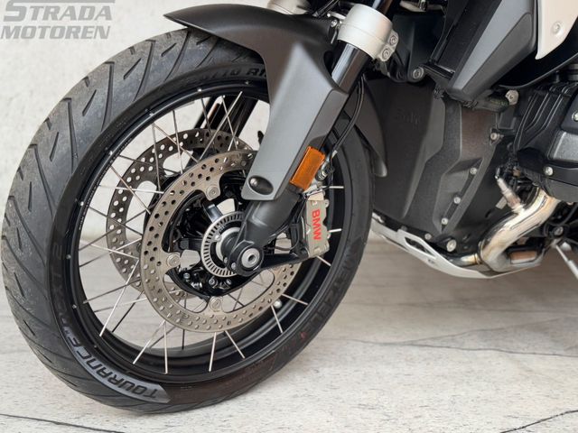 bmw - r-1300-gs-triple-black