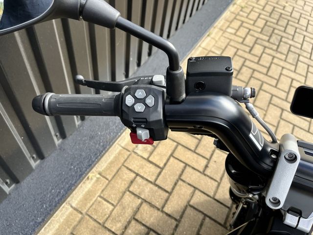 bmw - ce-02