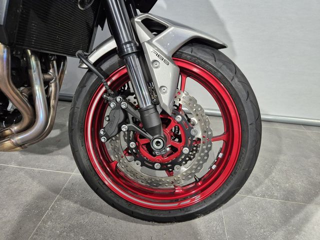 kawasaki - z900