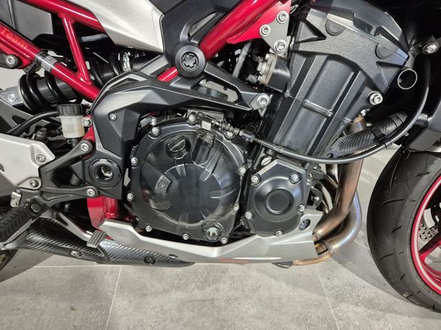 kawasaki - z900