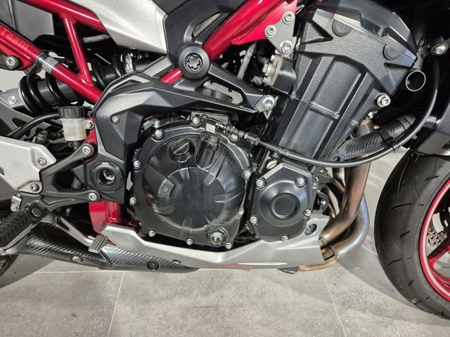 kawasaki - z900