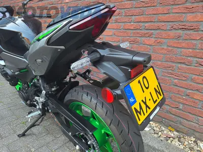 KAWASAKI Z 500 SE PERFORMANCE – foto 4