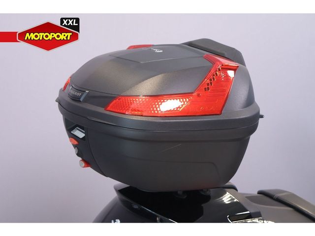 peugeot - metropolis-400