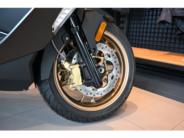 bmw - c-400-gt
