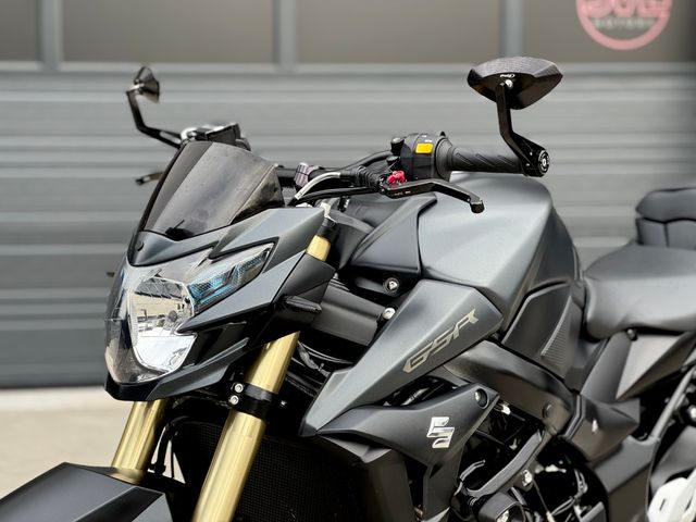 suzuki - gsr-750