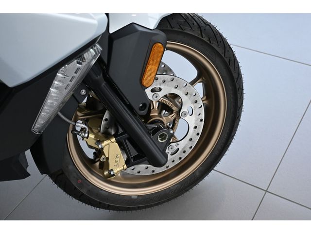 bmw - c-400-gt