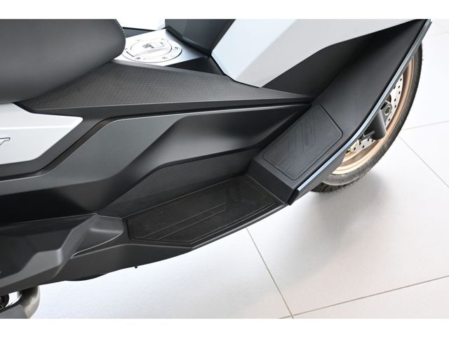 bmw - c-400-gt