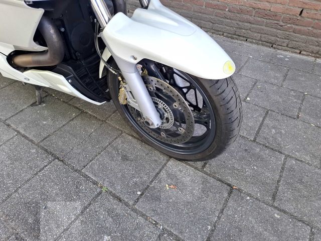 moto-guzzi - norge-1200-gt