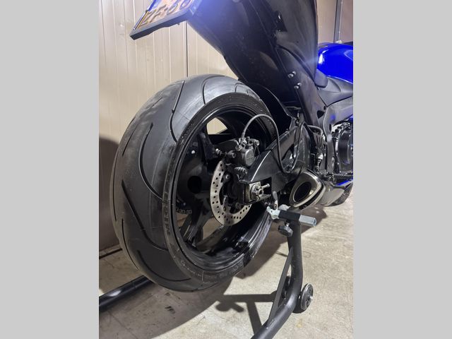 suzuki - gsx-r-750