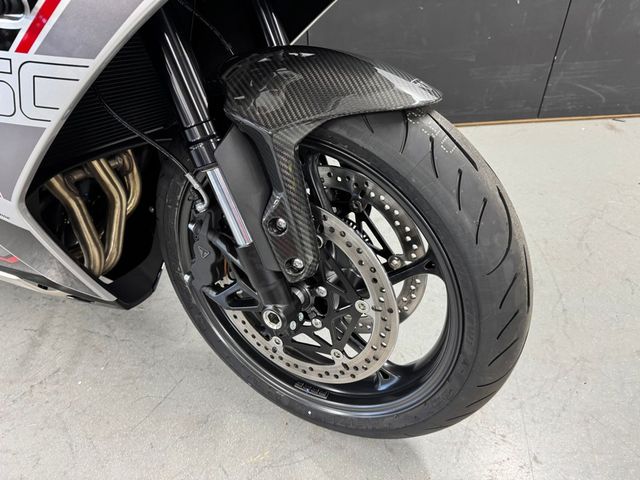 triumph - daytona-660
