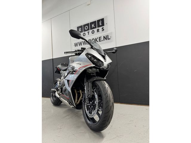 triumph - daytona-660