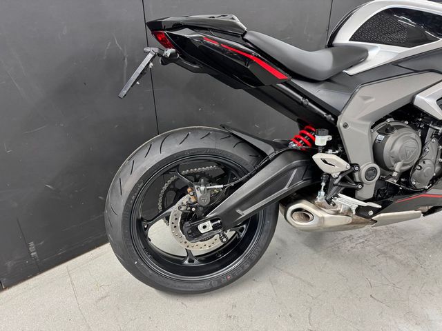 triumph - daytona-660