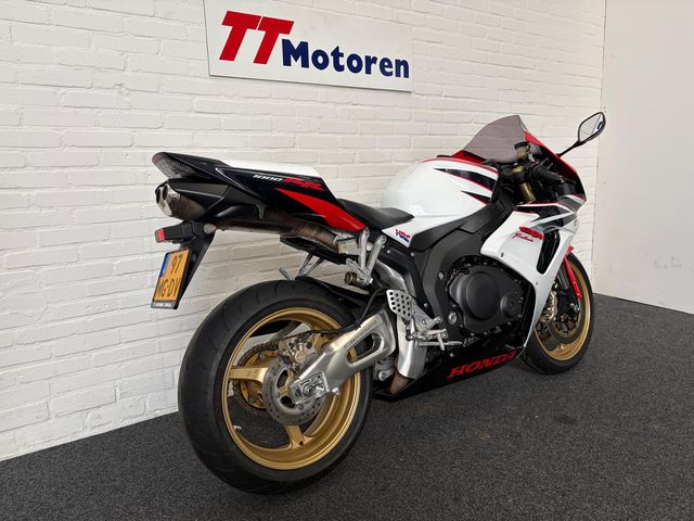 honda - cbr-1000-rr-fireblade