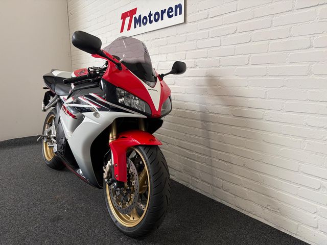 honda - cbr-1000-rr-fireblade