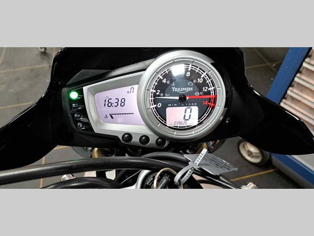 triumph - street-triple-675